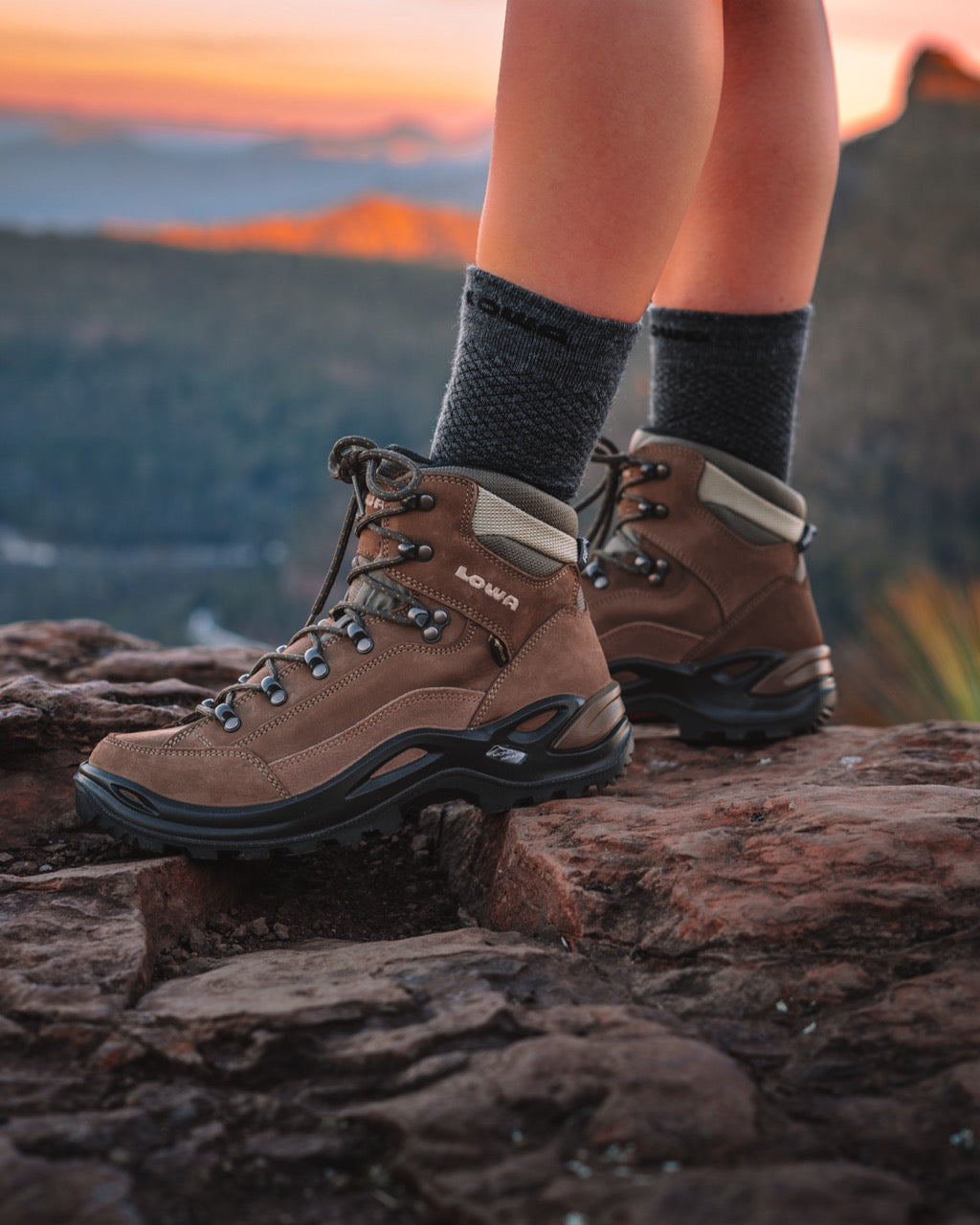 Renegade GTX® Mid Womens Hiking – LOWA Boots Australia
